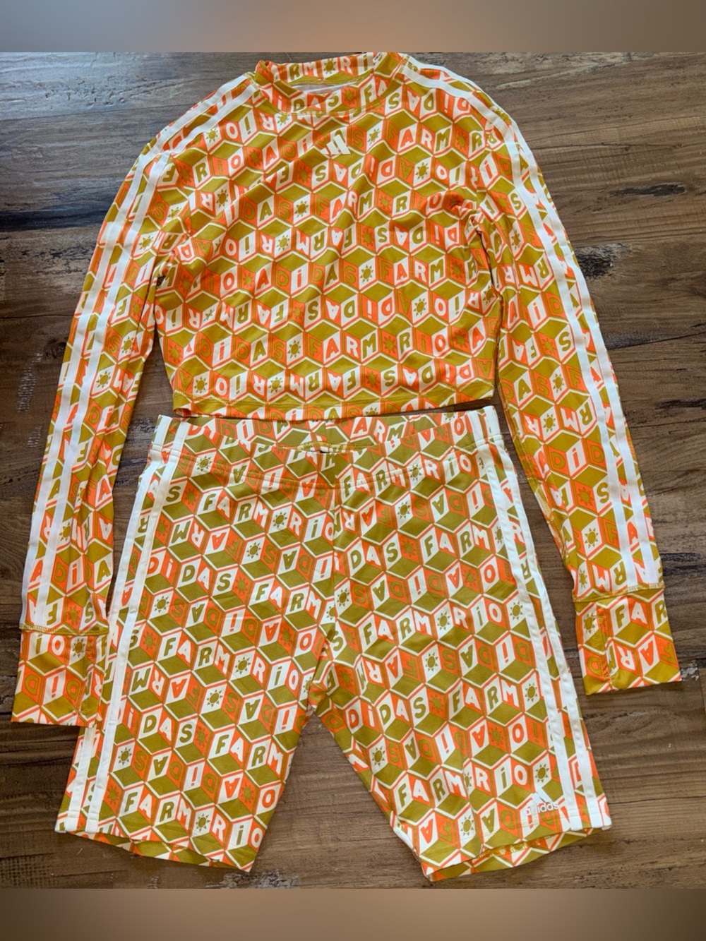 adidas X farm Rio running short, set, orange and olive geometric two-piece track - Picture 2 of 2